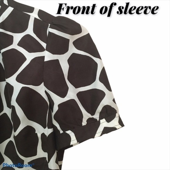 Banana Republic giraffe
print blouse size small - Picture 3 of 6